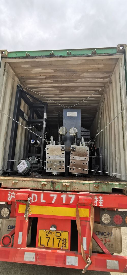 Latest company news about بارگیری کانتینر ماشین های قطب نور 8 متری که به تایلند صادر می شود