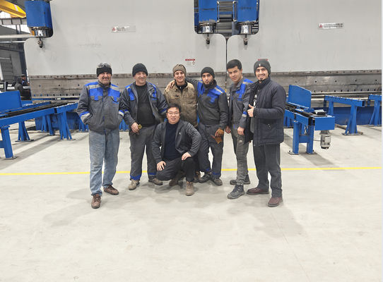 CNC فشار هیدرولیک ترمز میز کار طول 13 قطب