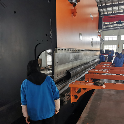ترمز فشار هیدرولیک CNC 400 تن با طول کاری 8000 میلی متر و کنترل DELEM DA53T