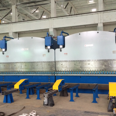 دستگاه پرس هیدرولیک CNC تاندم با نیروی کاری 2X1200 تن و طول میز 2X6250 میلی متر برای عمر طولانی