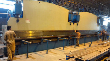 دستگاه خم کردن صفحه هیدرولیک CNC با اتصال دوگانه برای خط تولید قطب نور
