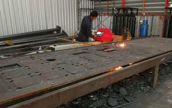 دستگاه برش شعله قابل حمل CNC، ماشین قطب نور برای برش ورق برش پایه