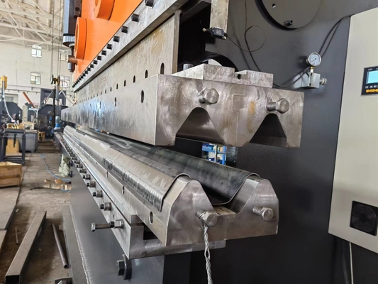 ماشین ترمز فشار CNC برای ساخت محافظ